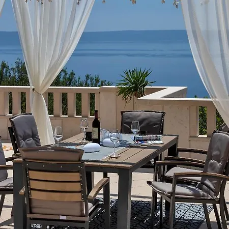 Villa Vesna With Heated Pool *