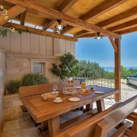 Vesna With Heated Pool Makarska