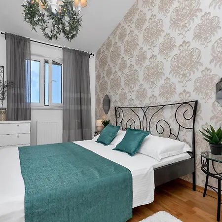 Vesna With Heated Pool Villa Makarska