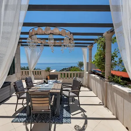 Villa Vesna With Heated Pool