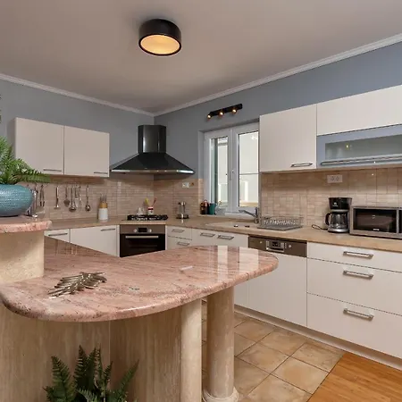 Villa Vesna With Heated Pool *