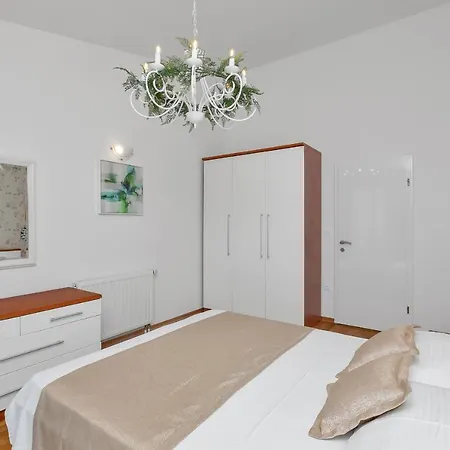 Villa Vesna With Heated Pool