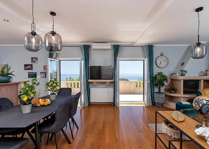 Vesna With Heated Pool Villa