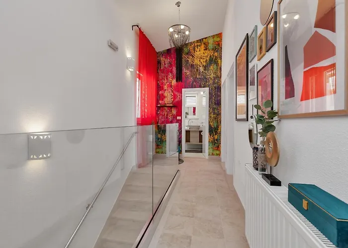 Vesna With Heated Pool וילה מאקרסקה