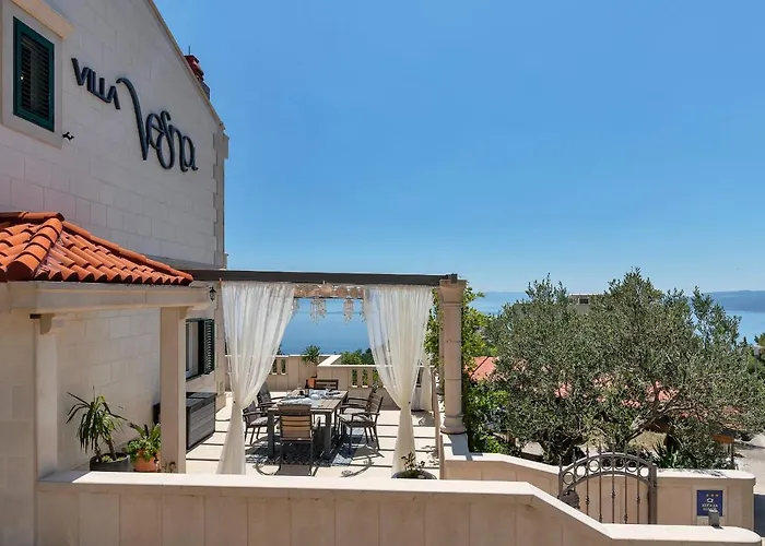 Vesna With Heated Pool * Makarska