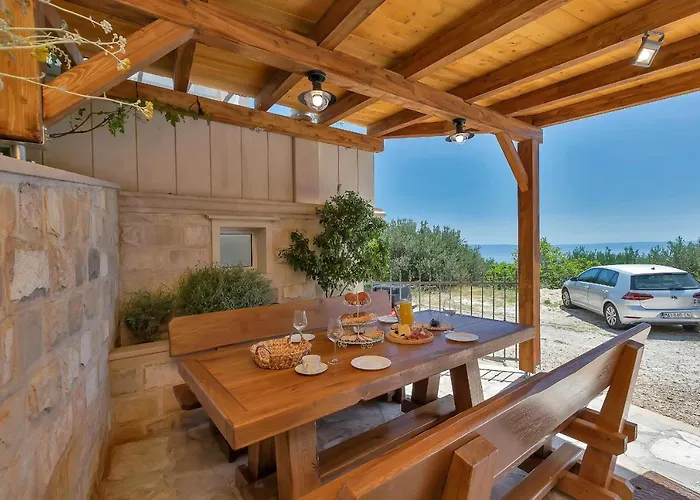 Vesna With Heated Pool Makarska