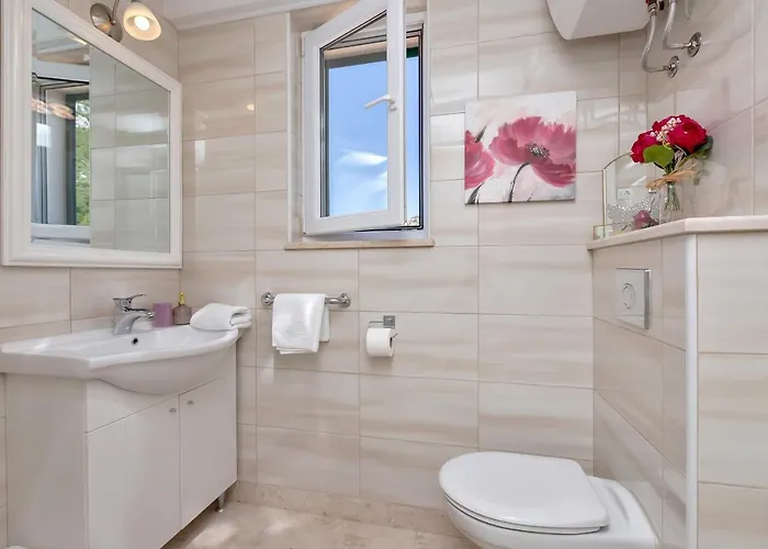 Vesna With Heated Pool *