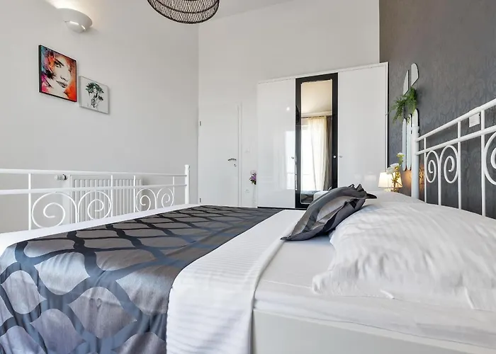 Vesna With Heated Pool וילה *