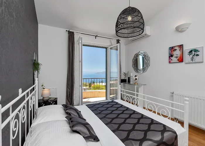 Vesna With Heated Pool וילה מאקרסקה