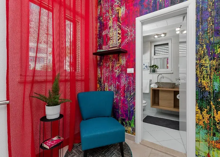 Willa Vesna With Heated Pool Makarska