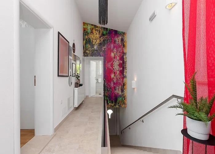 Vesna With Heated Pool וילה מאקרסקה