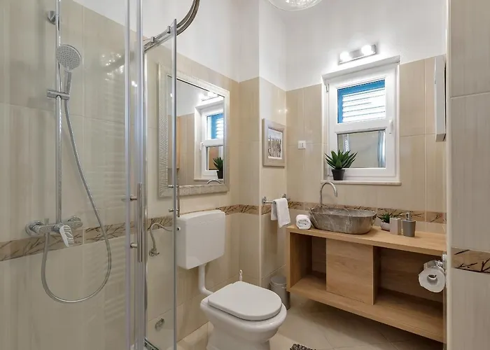 וילה Vesna With Heated Pool מאקרסקה