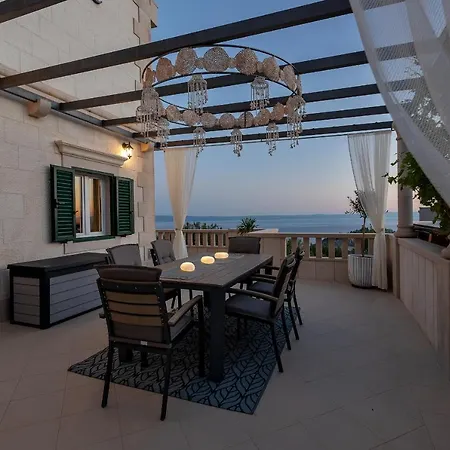 Vesna With Heated Pool * Макарска