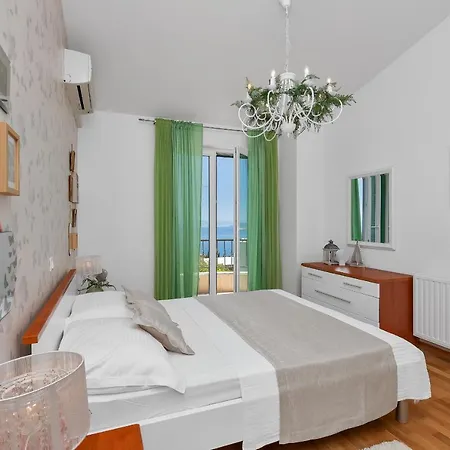 Вилла Vesna With Heated Pool Макарска